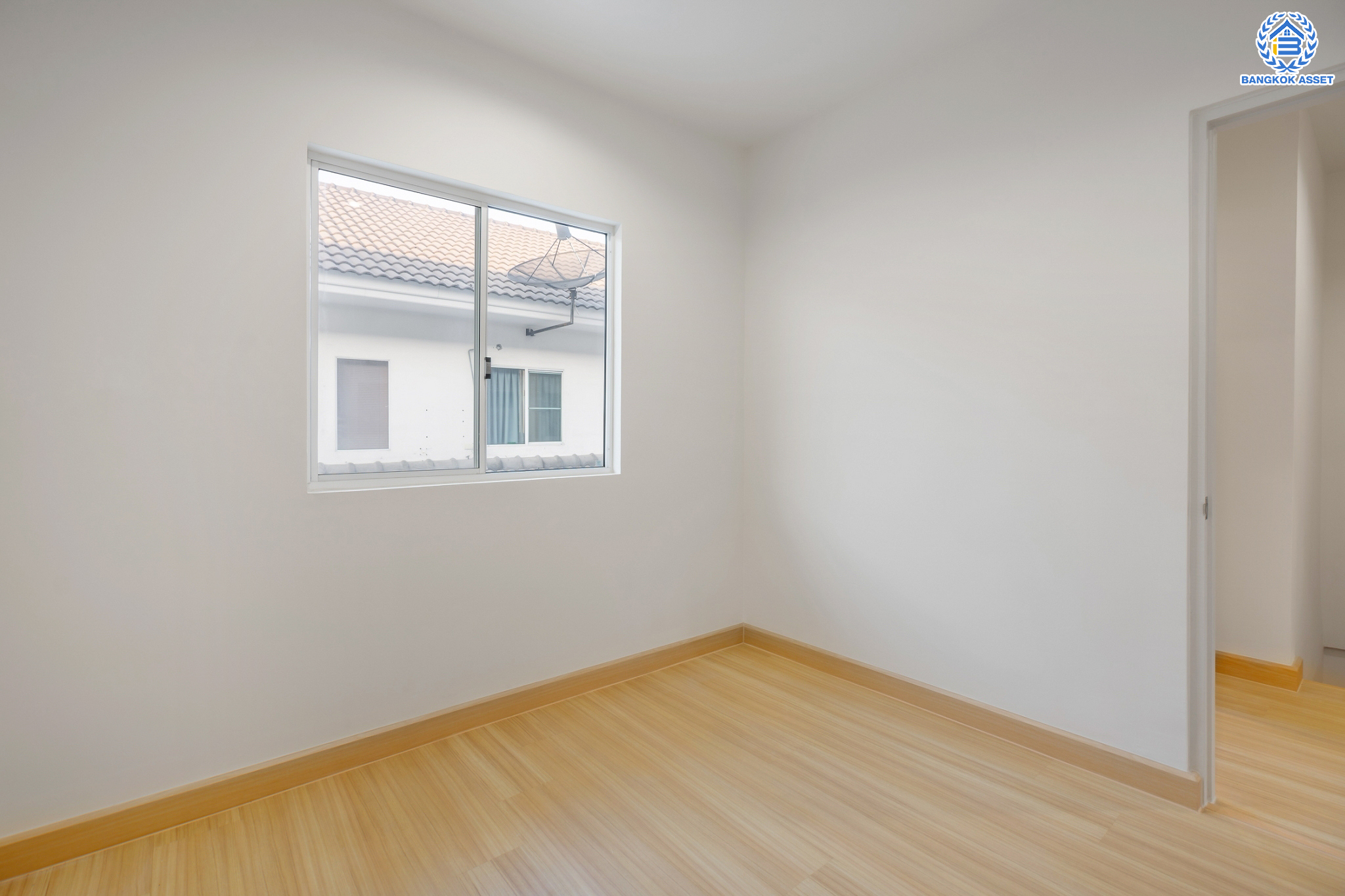 บ้านมือสองตกแต่งใหม่ ม.พฤกษาวิลล์28 วงแหวน-รัตนาธิเบศร์ (หน้ากว้าง 6 เมตร) ความสุขมีครบทุกตารางนิ้ว บนเนื้อที่ 17.5 ตร.ว. ฟังก์ชัน 3 ห้องนอน 2 ห้องน้ำ จอดรถได้ 1 คัน ครบครันทั้งครัวเคาน์เตอร์ บนทำเลสุดสะดวก ใกล้ถนนกาญจนาภิเษก เพียง 8 นาทีจาก MRT สถานี ตลาดบางใหญ่...